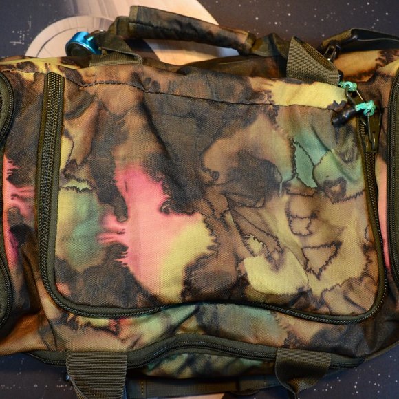 Burton Camo Soft Shell Snowboard Duffle Bag Long Zip Close Travel Bag Large - Picture 2 of 6